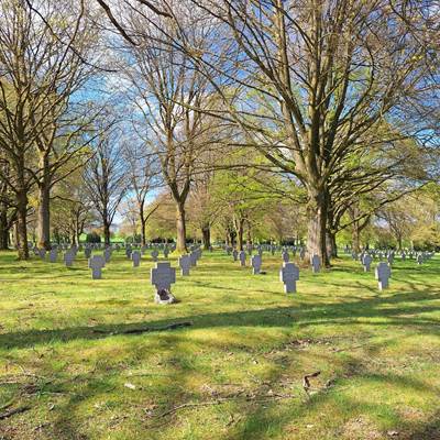 Le cimetière militaire Allemand sur la route de Recogne-page