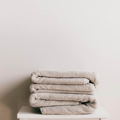 pexels-karola-g-4210376