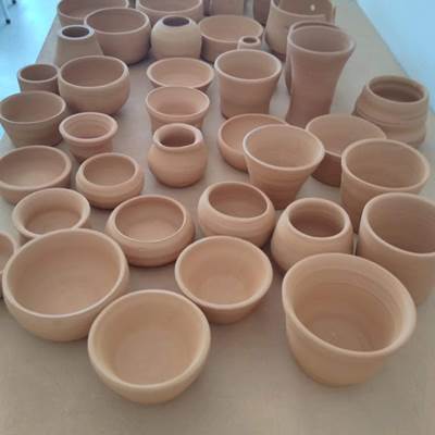 La production de poteries de Maryline en Provence Lagnes