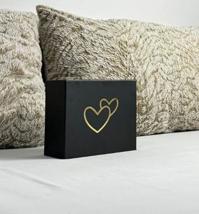 lovingup-love-box-seduction-photo-catalogue