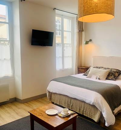 Les appartements du 10 proche Thermes_Rochefort_Tête d' Alouette_ grand lit 160x200