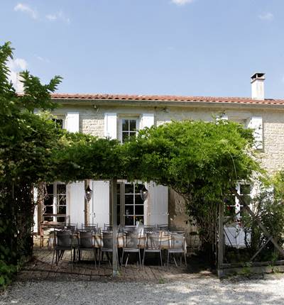 FAÇADE DE LA MAISON