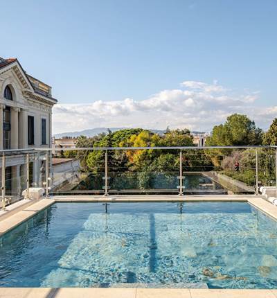 Piscine avec vue mer