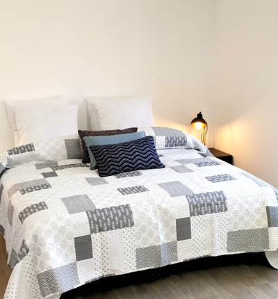 Lit queen size au 2eme étage