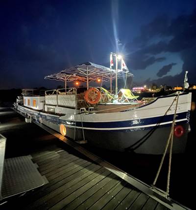 Gaïa amarré pour la nuit au Ponton de Sapiac