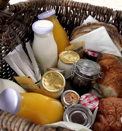 camping-perigord-vacances-petit-dej