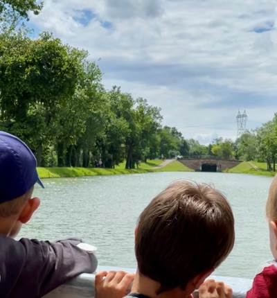 Les écoliers découvrent l'Histoire et l'environnement du Canal des Deux Mers à bord de l'Olympe