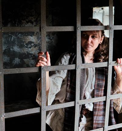 prison escape game
