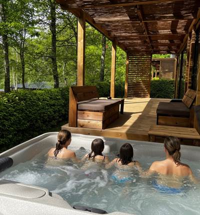 Spa privatif chauffé à 38°C sans vis à vis