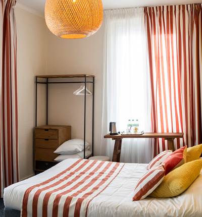 Hotel La Villa Rose Marie saint brevin océan chambre triple lit double lit simple grande douche petit déjeuner diner restaurant terrasse sous les pins