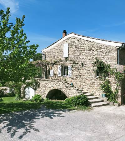 ailhon 2 ombre bleue du figuier gîtes et chambres d'hôtes avec piscine Ardèche