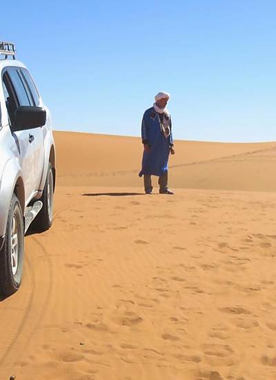 Exploration en 4x4 dans les dunes de l’Erg Chebbi, une immersion au cœur du désert marocain près de Merzouga