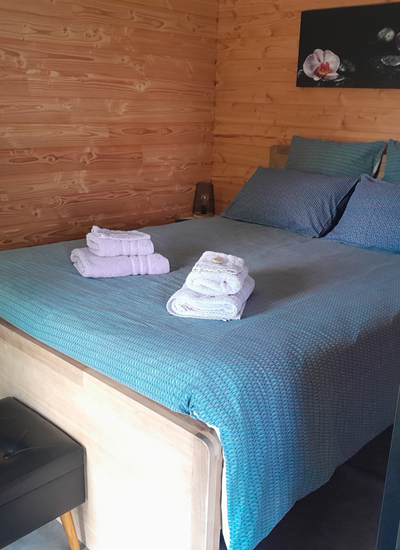 Chambre avec lit en 140