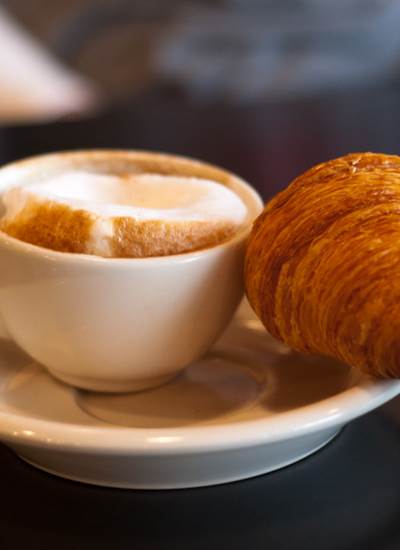 Cafe croissant