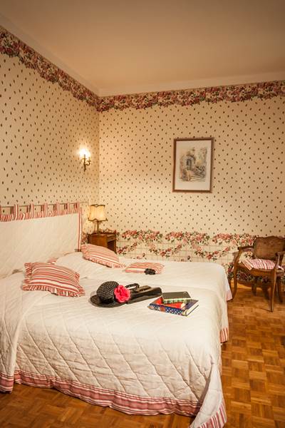 Hostellerie du grand duc chambre 2 lits 1