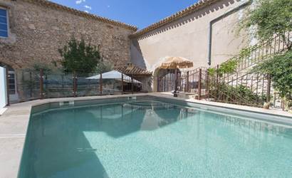 piscine, chauffé, partagé avec vue sur la tour entouré d olivier centenaire