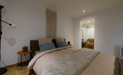 Grande chambre avec petit dressing