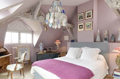 chambre-mansardee-spacieuse-lumineuse-couple-sejour-honfleur-calvados