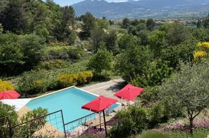Séjour au calme · Location gîte avec terrasse ·