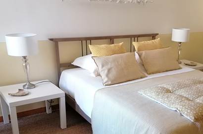 Chambre double Friesa - teintes jaunes soleil, La Malposte