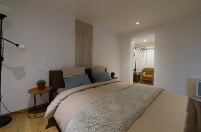 Grande chambre avec petit dressing