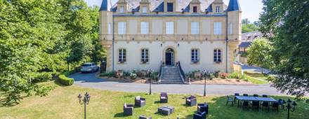 Façade du château de Puy Robert Lascaux - Sarlat