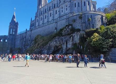 Les basiliques et la grotte de Massabielle