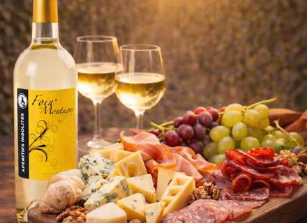 fromages charcuterie bouteille foin