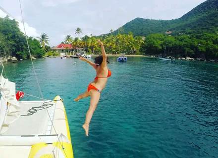 premiere-balade-catamaran-baie-des-saintes