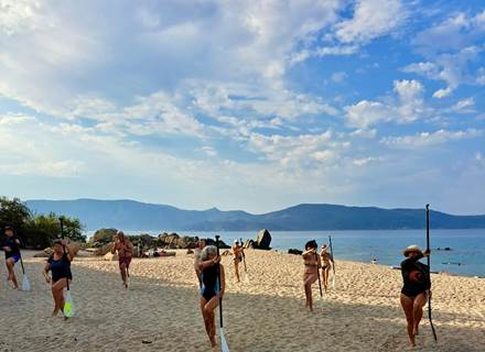 Abbartello kayak Corse échauffement à terre qi gong du bâton
