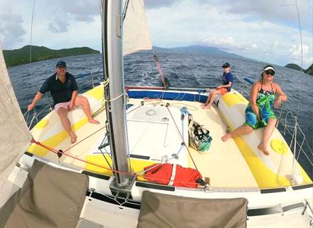 balade-catamaran-les-saintes