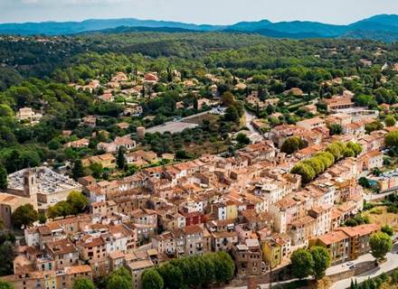 village provenc¸al de Bormes-les-Mimosas