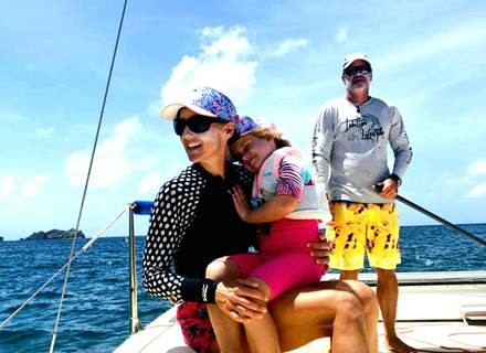 sortie-3h-catamaran-terre-de-haut
