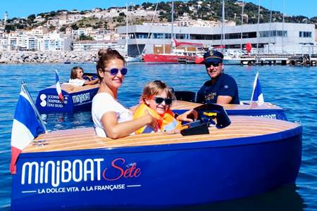 MINIBOAT-Family tour 1.jpg