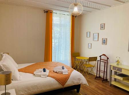 La maison depuis le chemin d'accès