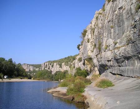 gîte familial convivial et de regroupement d'amis en ardèche rhone alpes