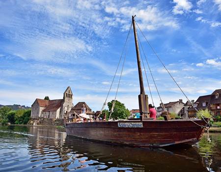 Gabare à Beaulieu - Crédit photo ; Romann RAMSHORN / Corrèze Tourisme.jpg