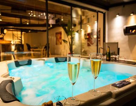 spa prive champagne soiree en amoureux mas de l'étoile Camargue