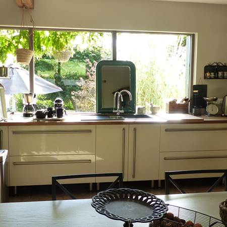 grande cuisine tout équipée, coin repas-gallery-offer