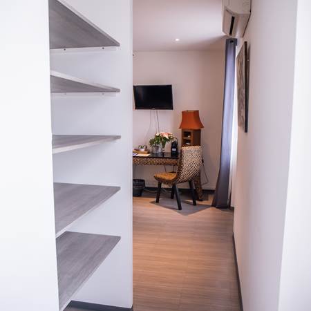 Chambre 1 Couloir-gallery-offer