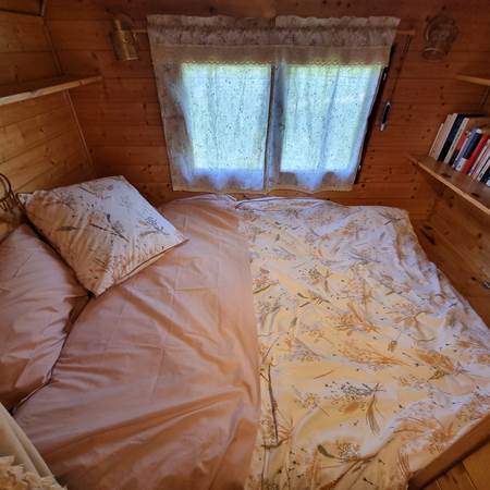 La chambre et son lit double : 140 x190cm.-gallery-offer