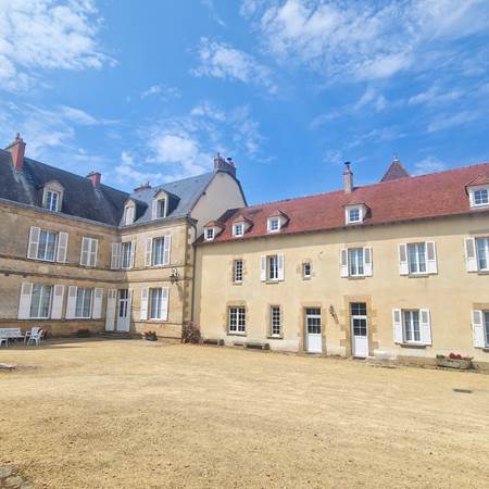 Cours d'Honneur-gallery-offer