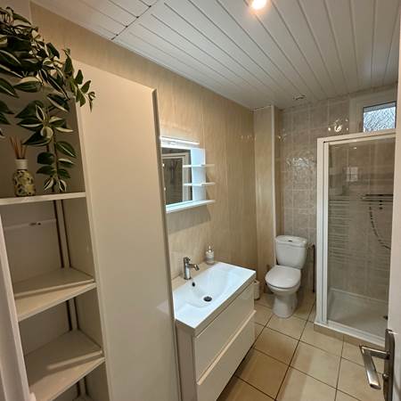 Salle de douche avec WC-gallery-offer