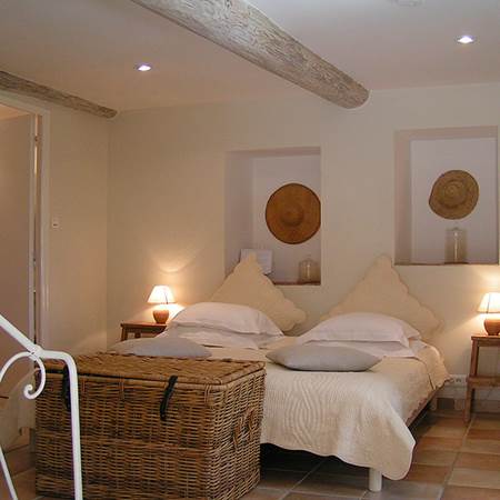 LVA MIDI VIEUX VILLAGE EN CHAMBRE 1-gallery-offer