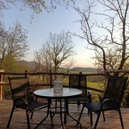 Terrasse orientée vers la plaine et la vallée du Rhône.-gallery-offer