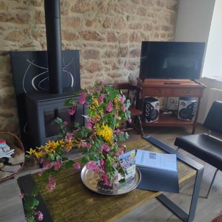 Salon avec poêle-gallery-offer
