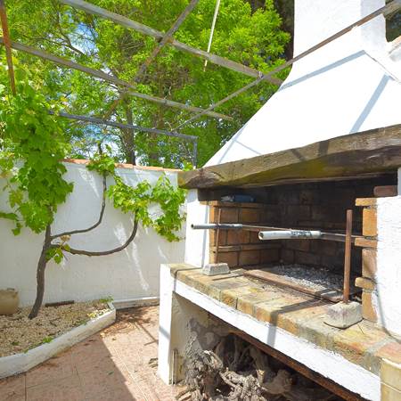 villa-les-salines-cabane-pêcheur-location-appartement-maison-vacances-grau-du-roi-jardin-proche-plage-grande-capacité-couchages-gallery-offer