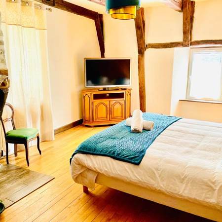 AU-CHARME-D'ANTAN-19-Chambre-Double-gallery-offer