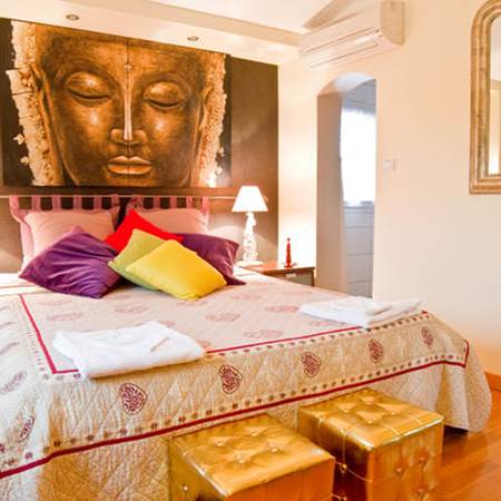 Bureau, tv, internet wifi, placard avec plateau de courtoisie-img-gallery-solo