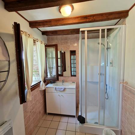Salle d'eau dans la chambre Le Refuge-gallery-offer